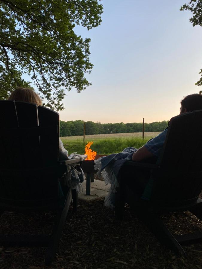 Coachroad Shepherds Huts Petworth Buitenkant foto