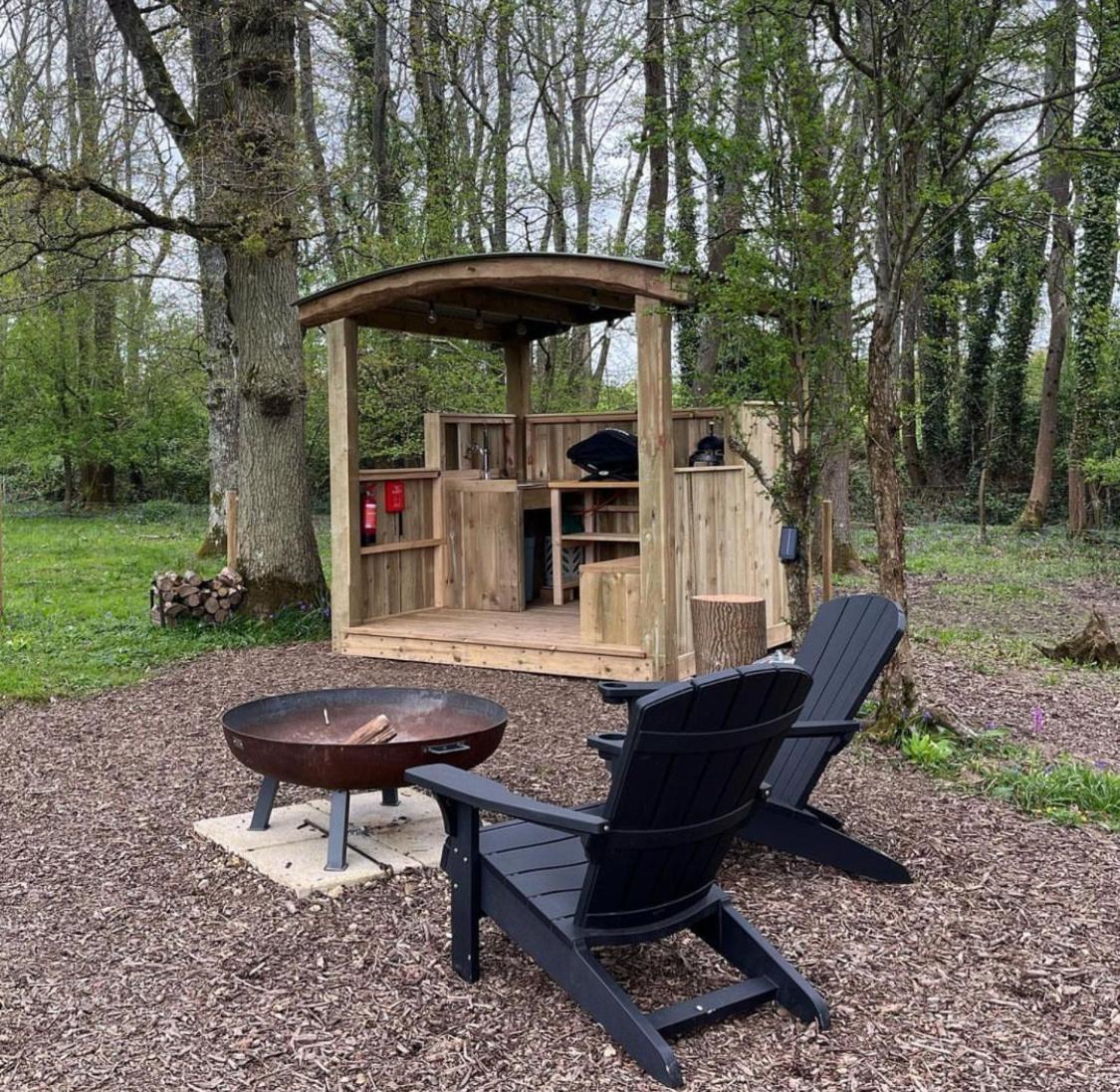 Coachroad Shepherds Huts Petworth Buitenkant foto